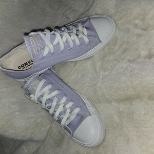 Converse Women's Purple Sneakers